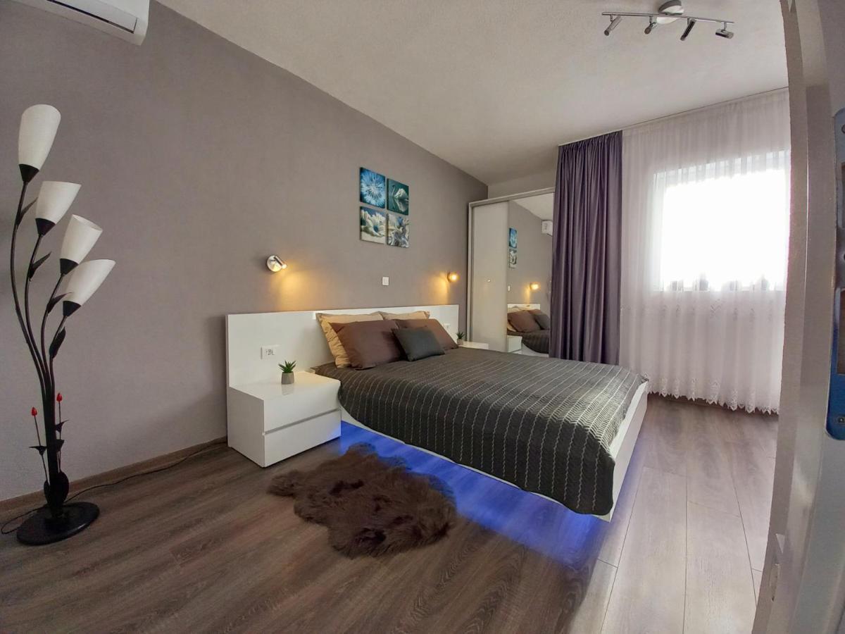 Premier House By Rd Group Hotel Korenica Exterior photo