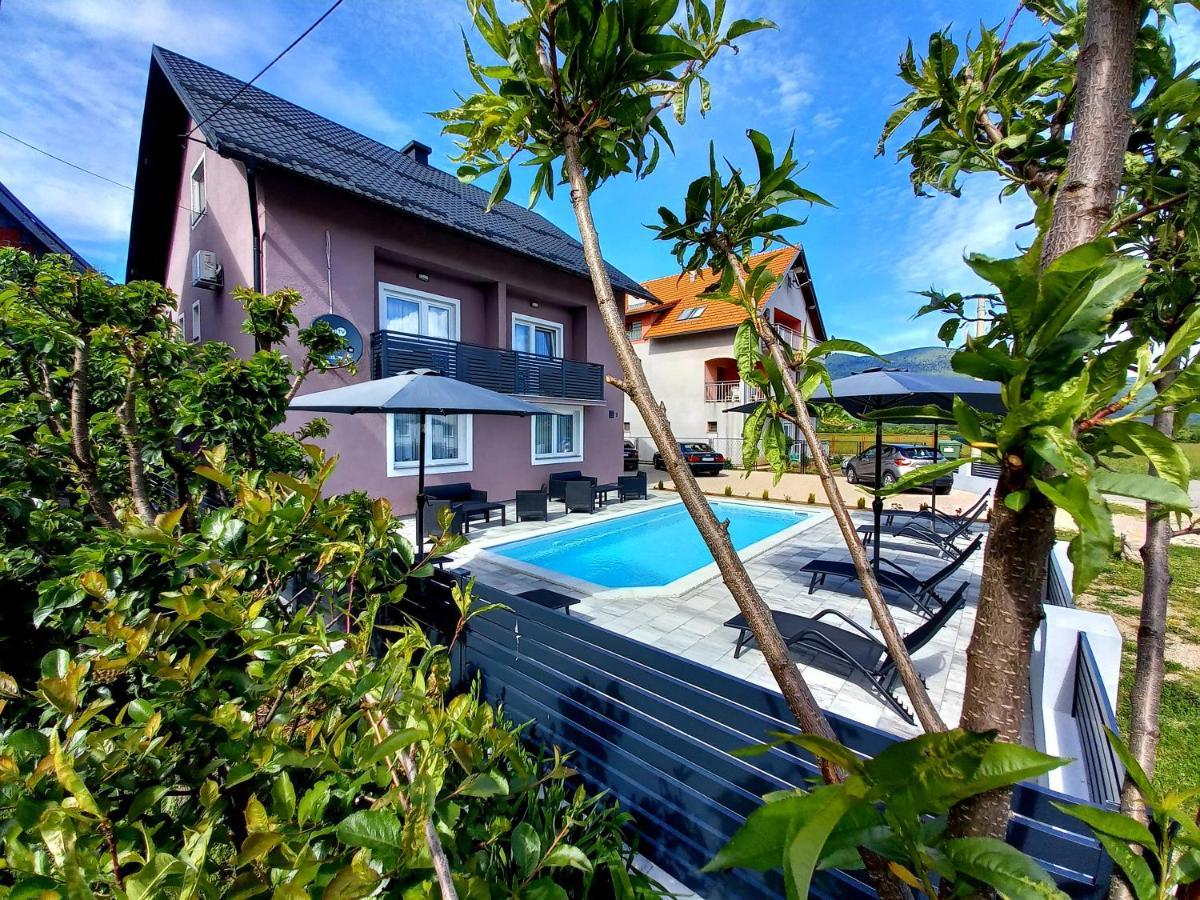 Premier House By Rd Group Hotel Korenica Exterior photo