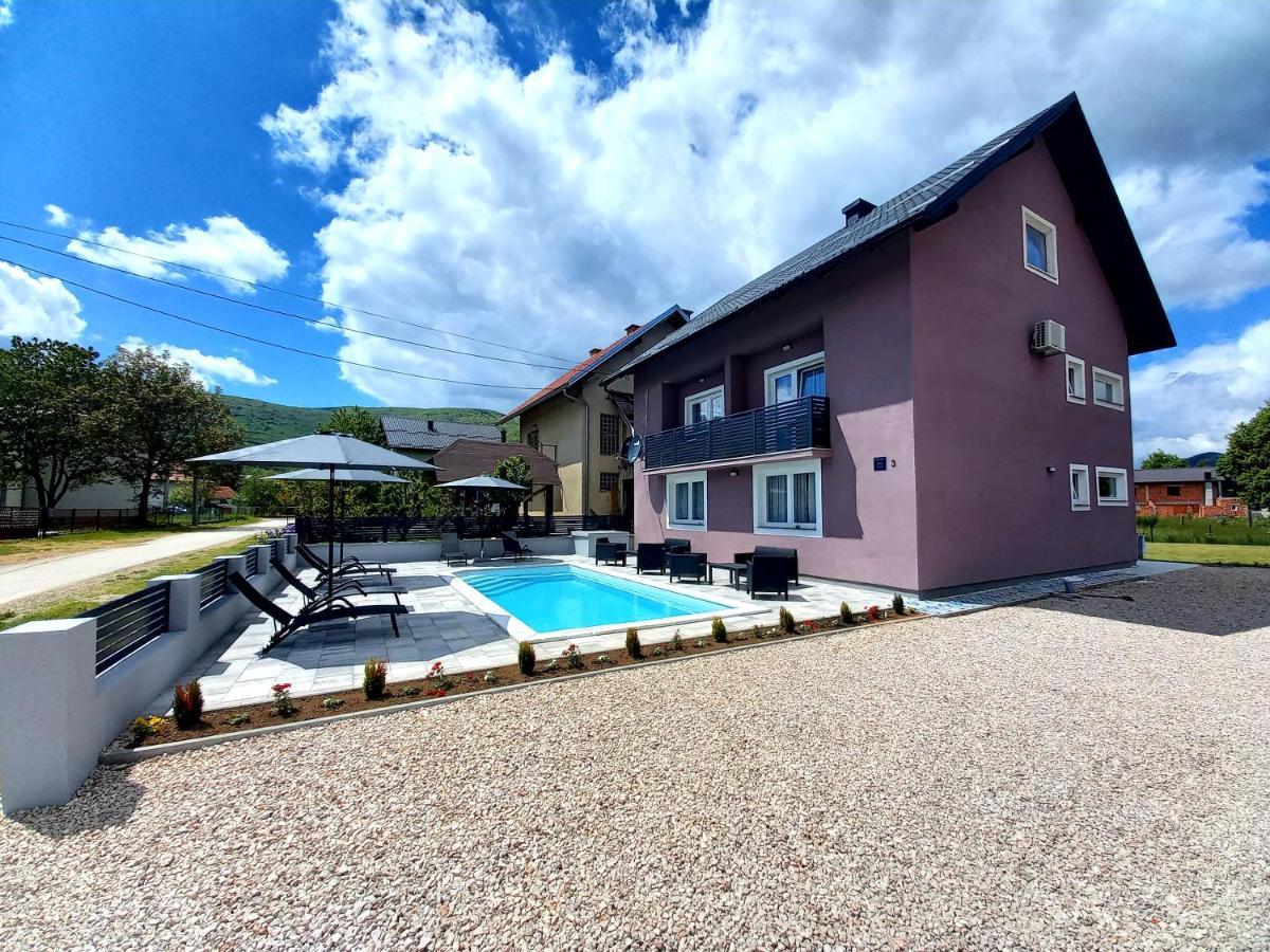 Premier House By Rd Group Hotel Korenica Exterior photo