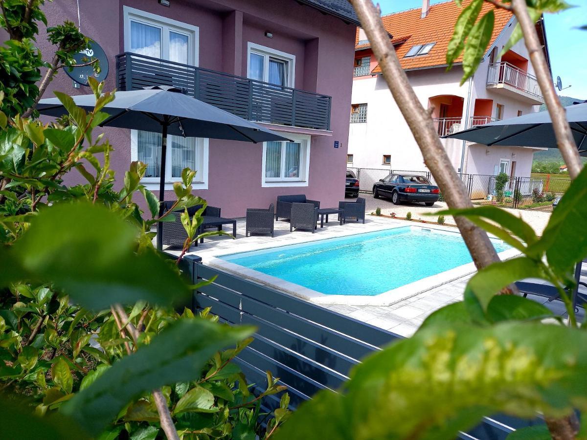 Premier House By Rd Group Hotel Korenica Exterior photo