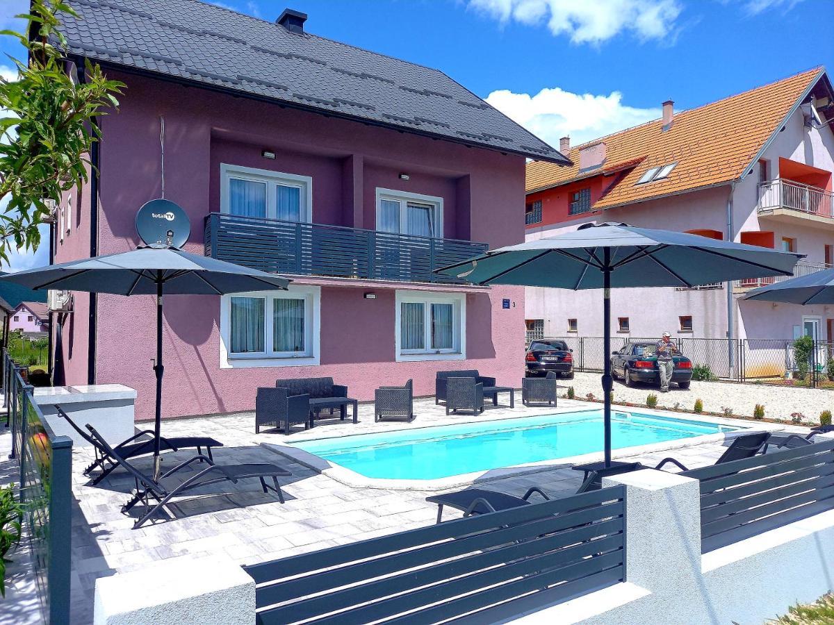 Premier House By Rd Group Hotel Korenica Exterior photo