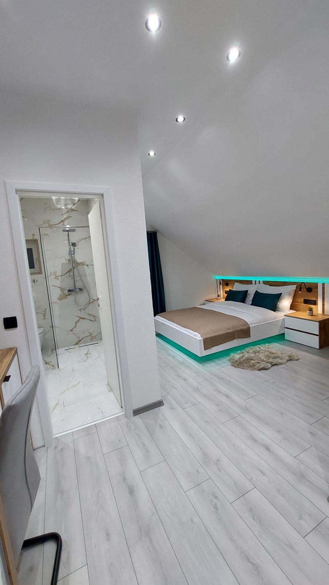 Premier House By Rd Group Hotel Korenica Exterior photo