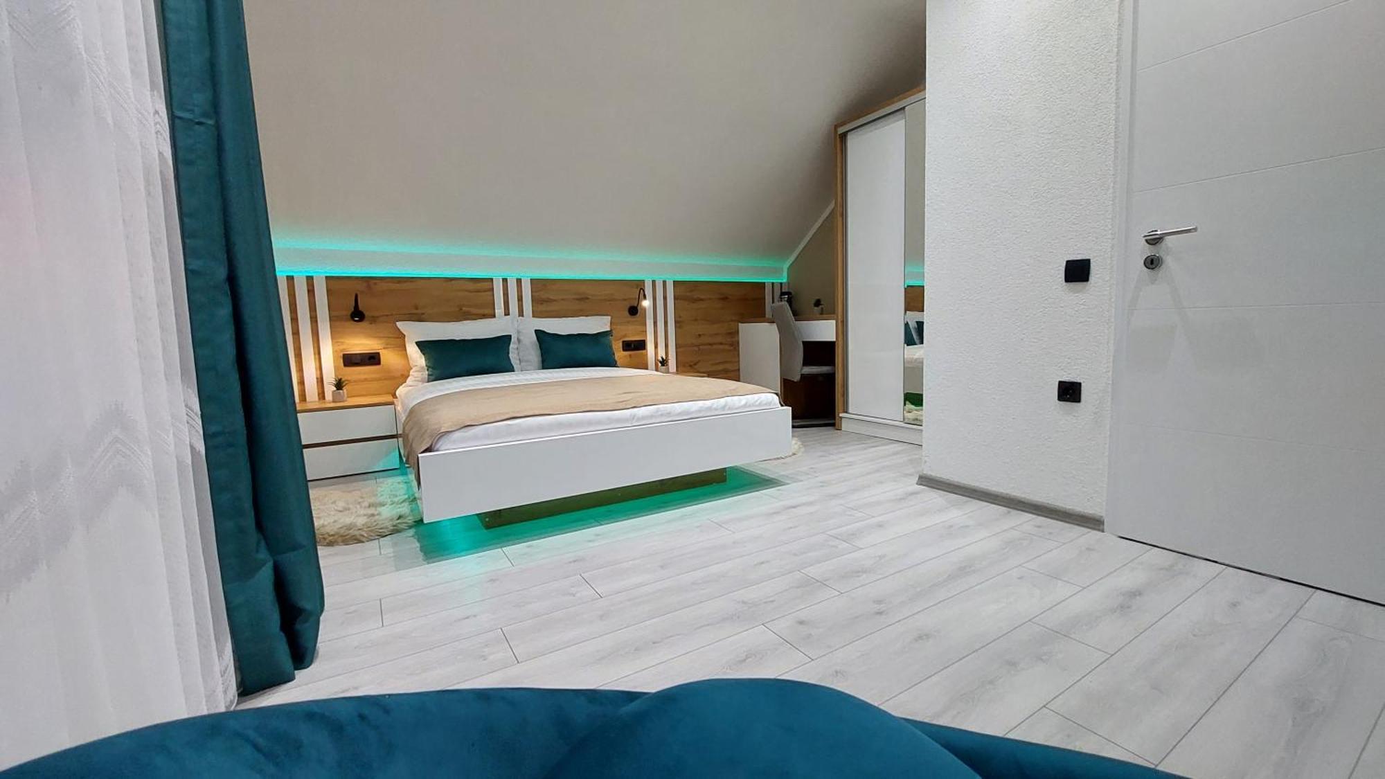 Premier House By Rd Group Hotel Korenica Exterior photo
