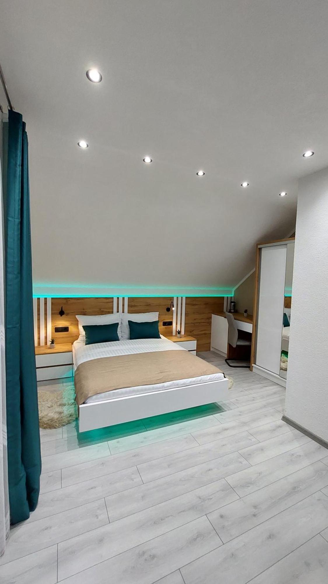 Premier House By Rd Group Hotel Korenica Exterior photo